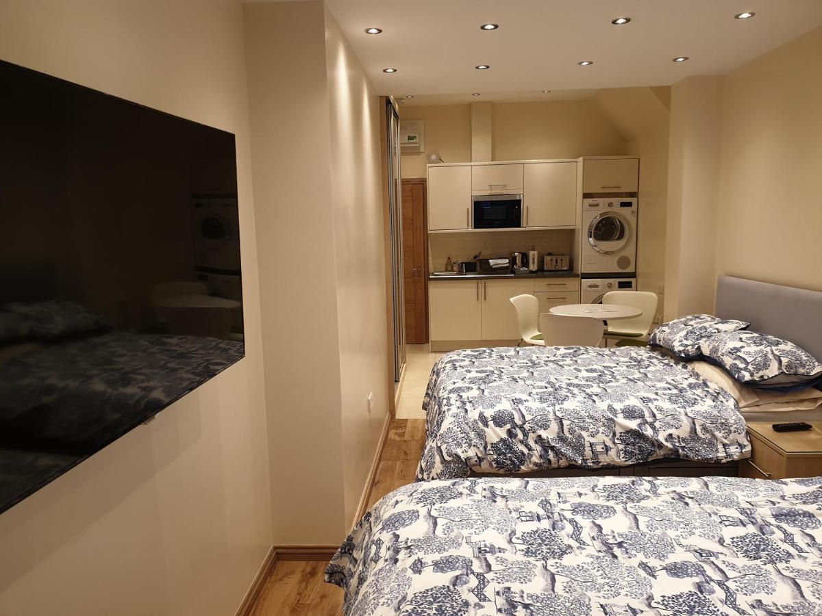 London Luxury Apartments 4 Min Walk From Ilford Station, With Free Parking Free Wifi Ngoại thất bức ảnh