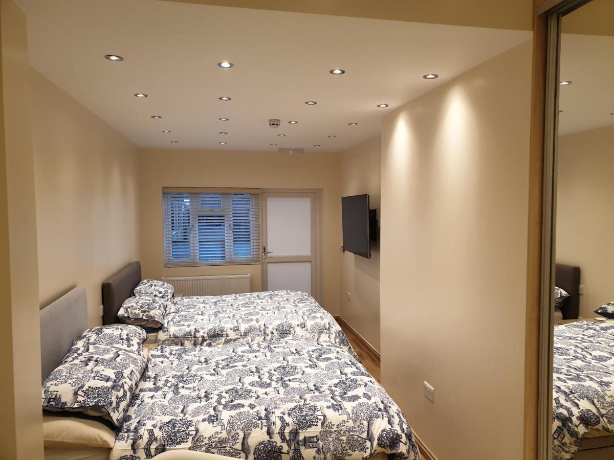 London Luxury Apartments 4 Min Walk From Ilford Station, With Free Parking Free Wifi Ngoại thất bức ảnh
