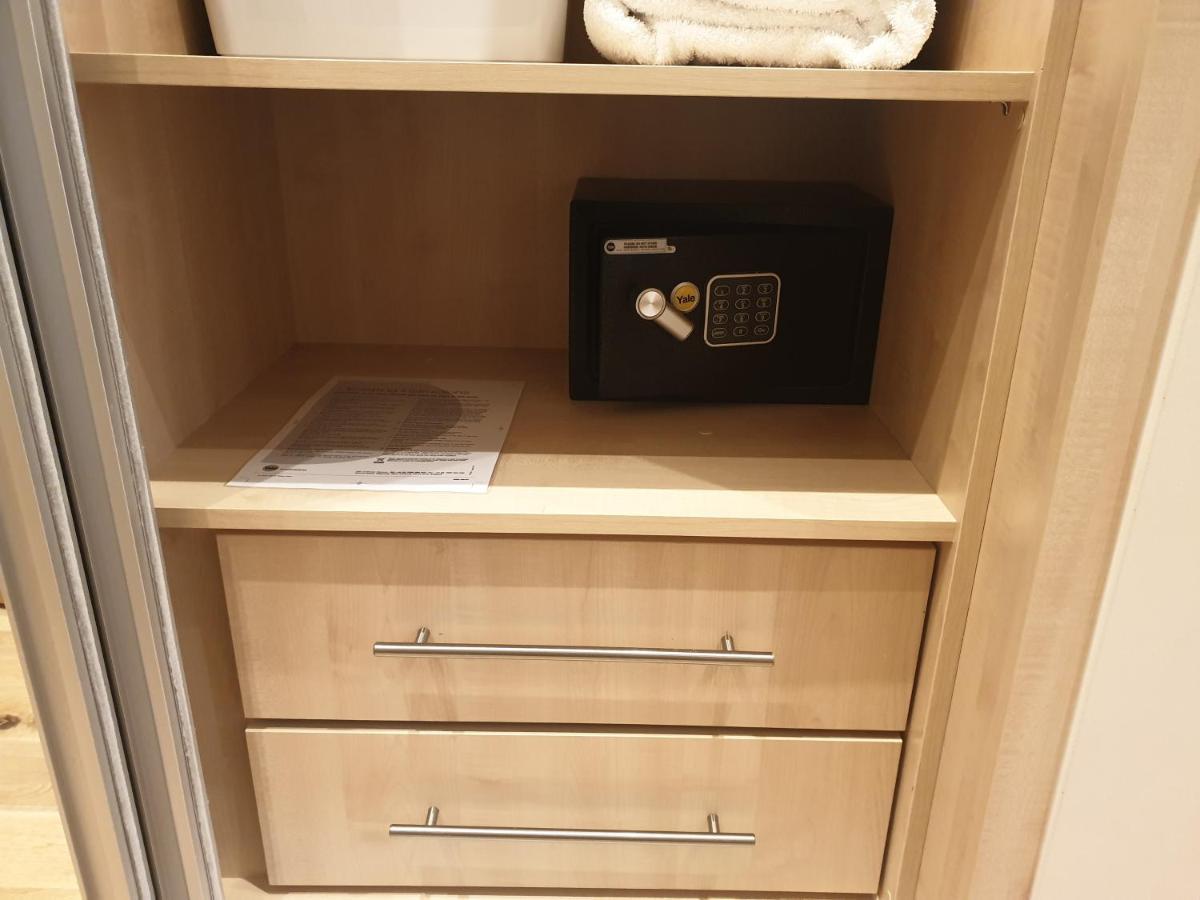 London Luxury Apartments 4 Min Walk From Ilford Station, With Free Parking Free Wifi Ngoại thất bức ảnh