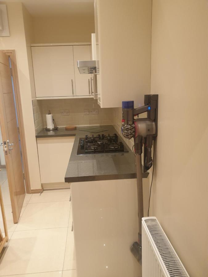 London Luxury Apartments 4 Min Walk From Ilford Station, With Free Parking Free Wifi Ngoại thất bức ảnh