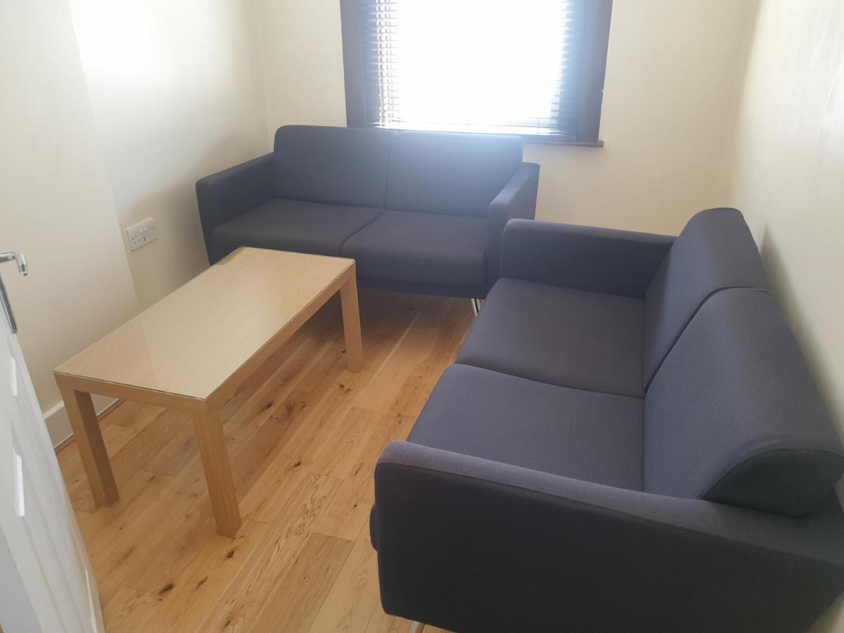 London Luxury Apartments 4 Min Walk From Ilford Station, With Free Parking Free Wifi Ngoại thất bức ảnh